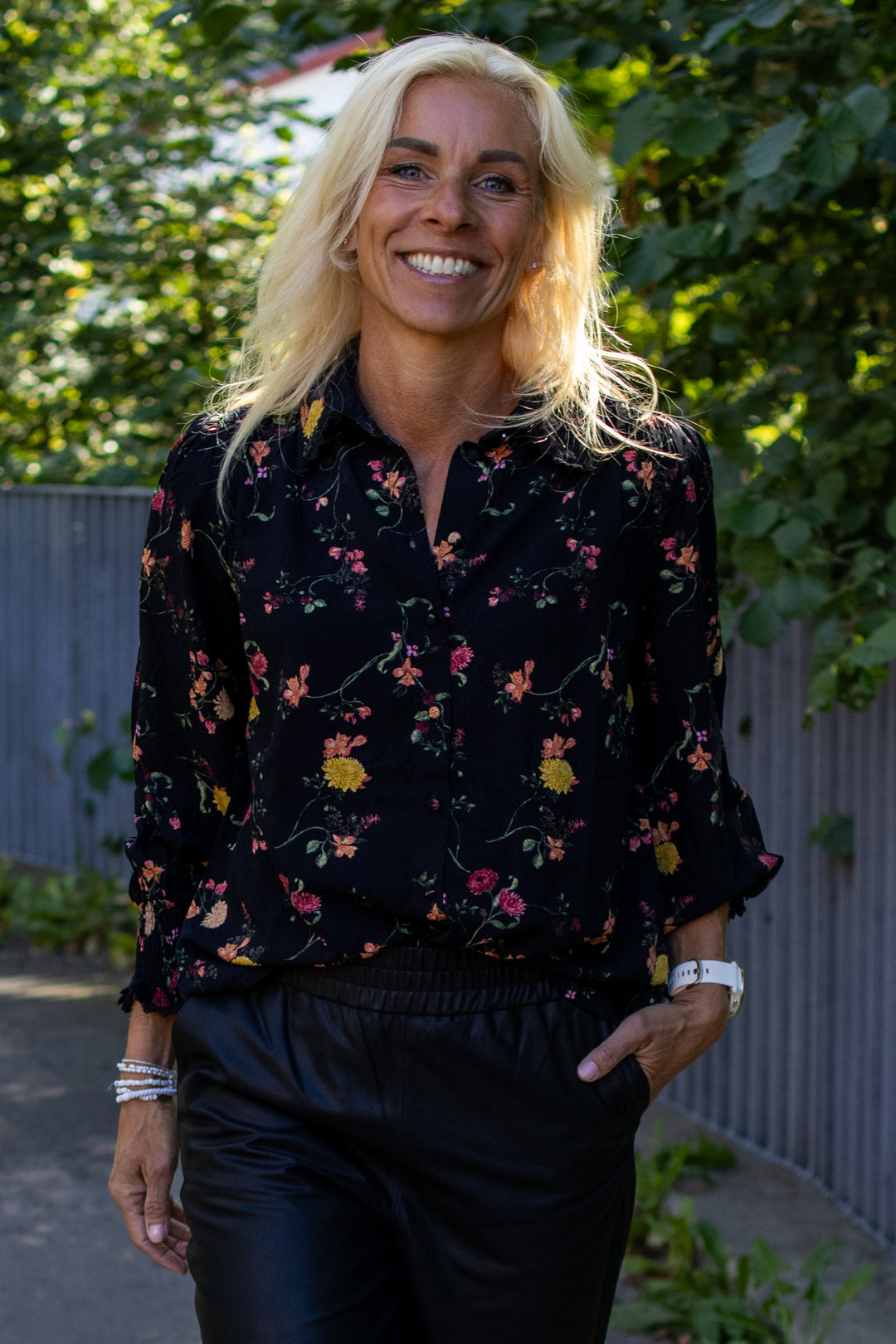 Tilera Shirt  - Black/Botari - Bluser - Helt Dilla AS