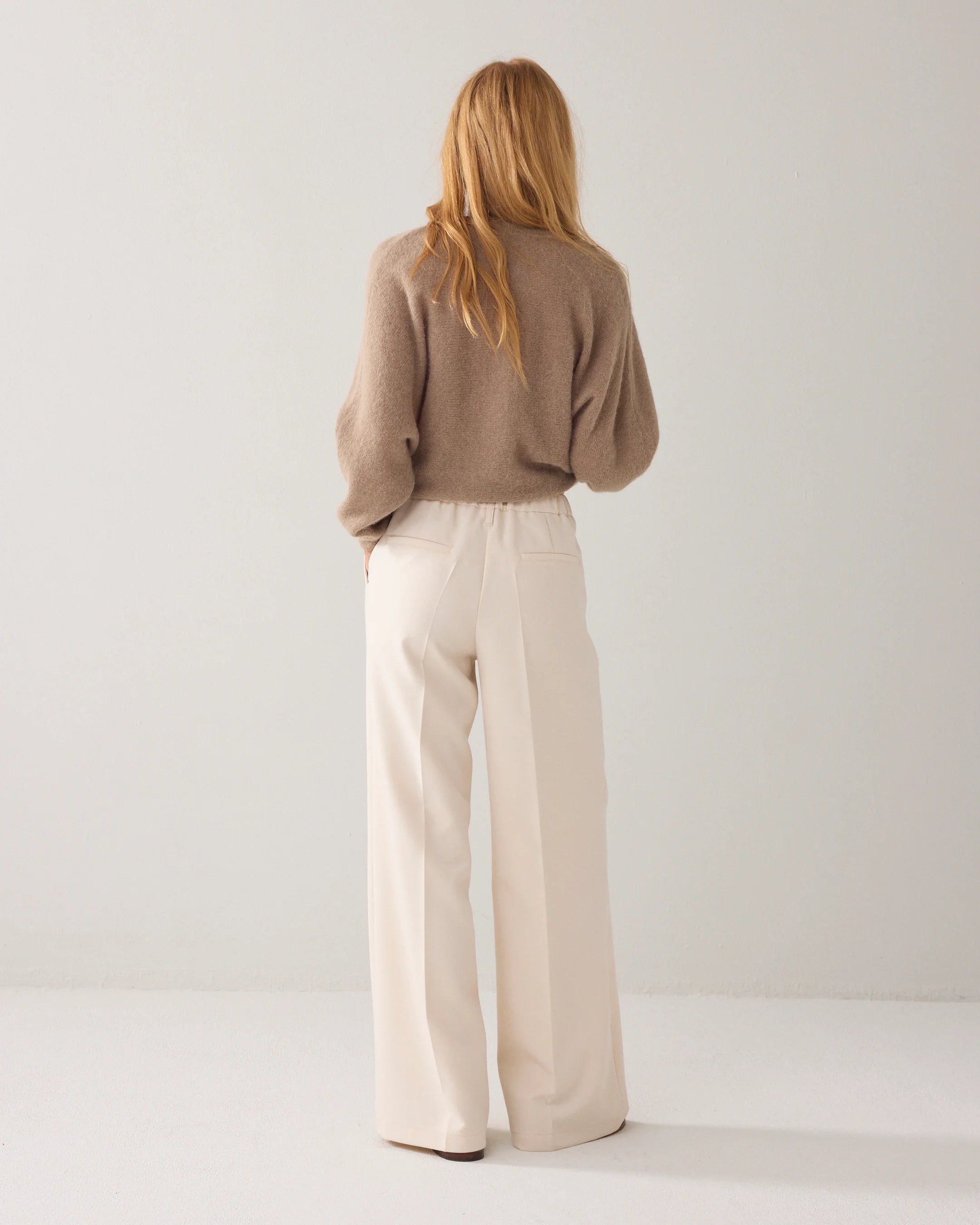 FOAM WIDE-LEG TROUSERS - ivory - Bukser - Helt Dilla AS