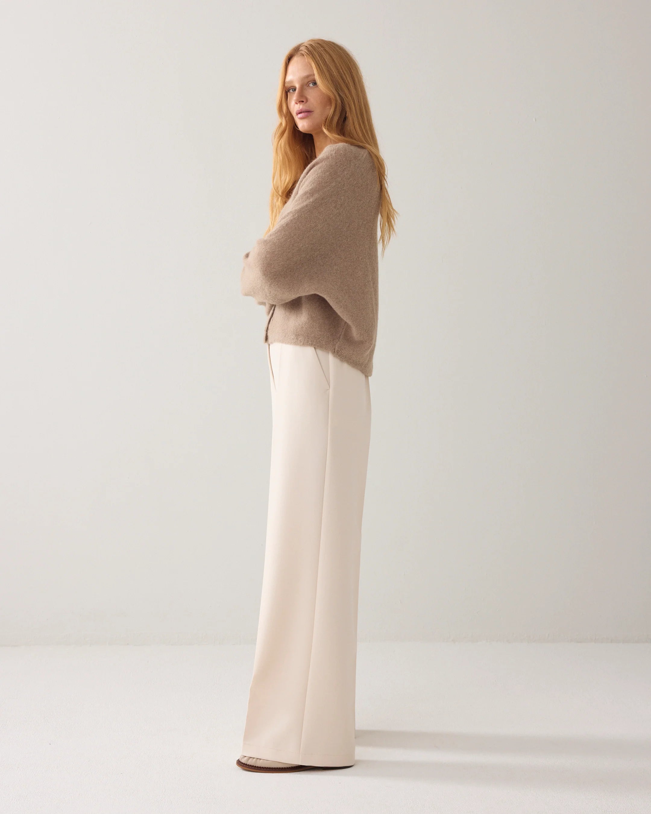 FOAM WIDE-LEG TROUSERS - ivory - Bukser - Helt Dilla AS