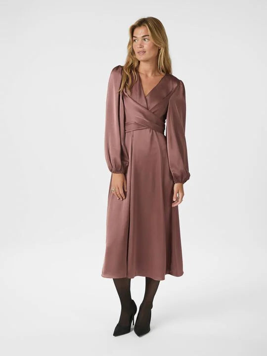 Rimini Heavy Sateen Dress - Dark Rose - Kjoler - Helt Dilla AS