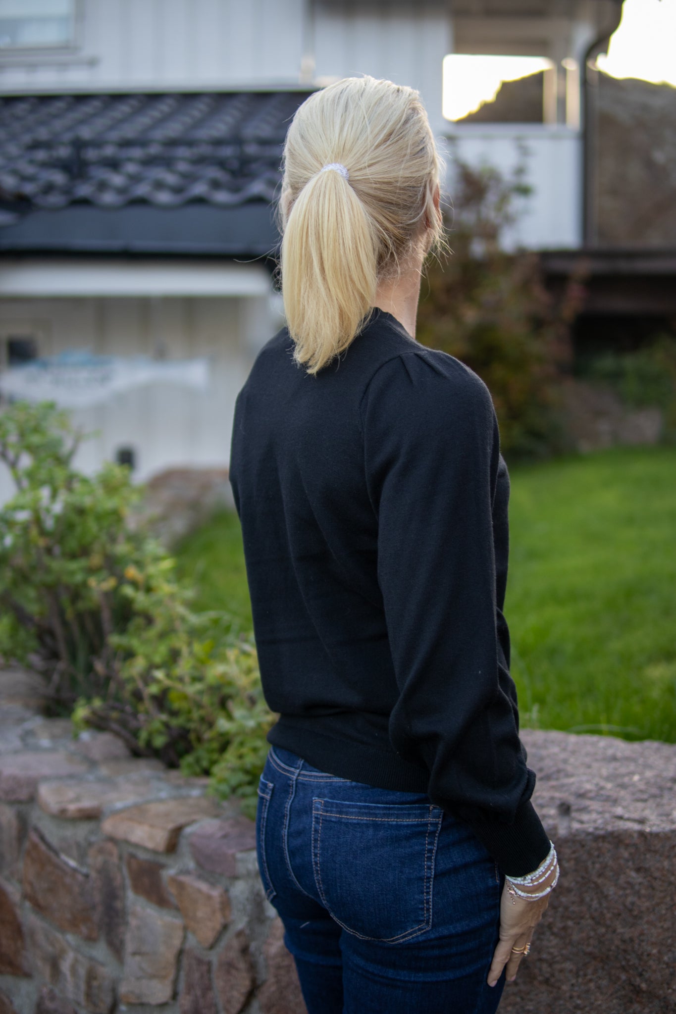 Sweet Puff Sleeve - Black - Genser - Helt Dilla AS