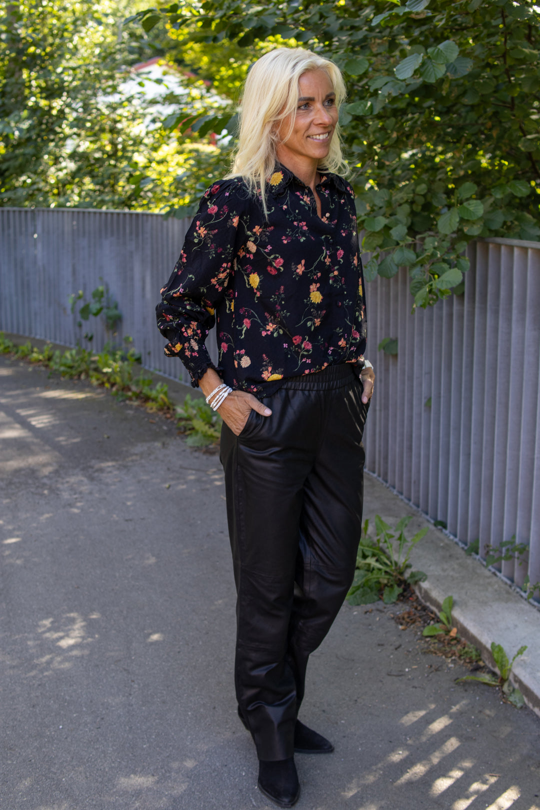 Tilera Shirt  - Black/Botari - Bluser - Helt Dilla AS