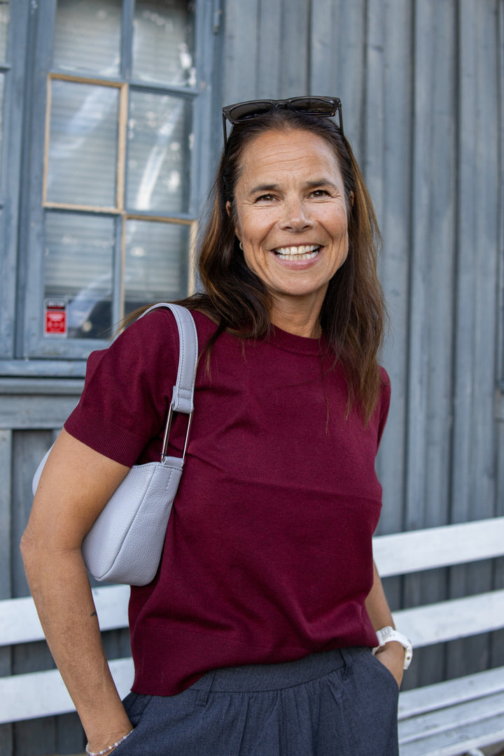 Kellsie Pullover - Cabernet - Singlet, Topper & T-skjorter - Helt Dilla AS