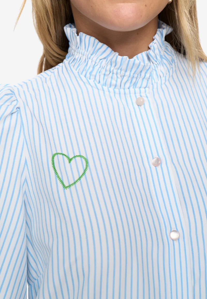 NuAshley Embroidery Dress - Airy Blue - Kjoler - Helt Dilla AS