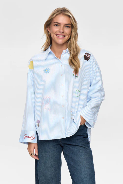 NuAshley Embroidery Shirt - Airy Blue - Skjorter - Helt Dilla AS