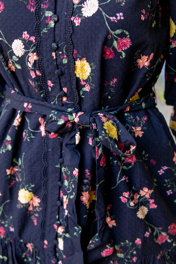 Tilera Shirt Dress - Black/Botari - Kjoler - Helt Dilla AS