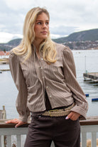 Ritta Stripe Shirt - Light brown - Skjorter - Helt Dilla AS