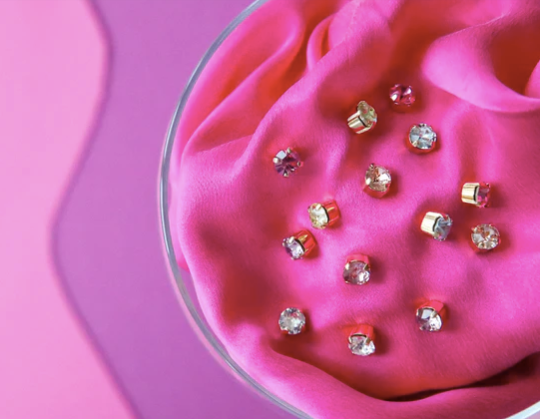 Mini stud earrings - light sapphire - Tilbehør - Helt Dilla AS