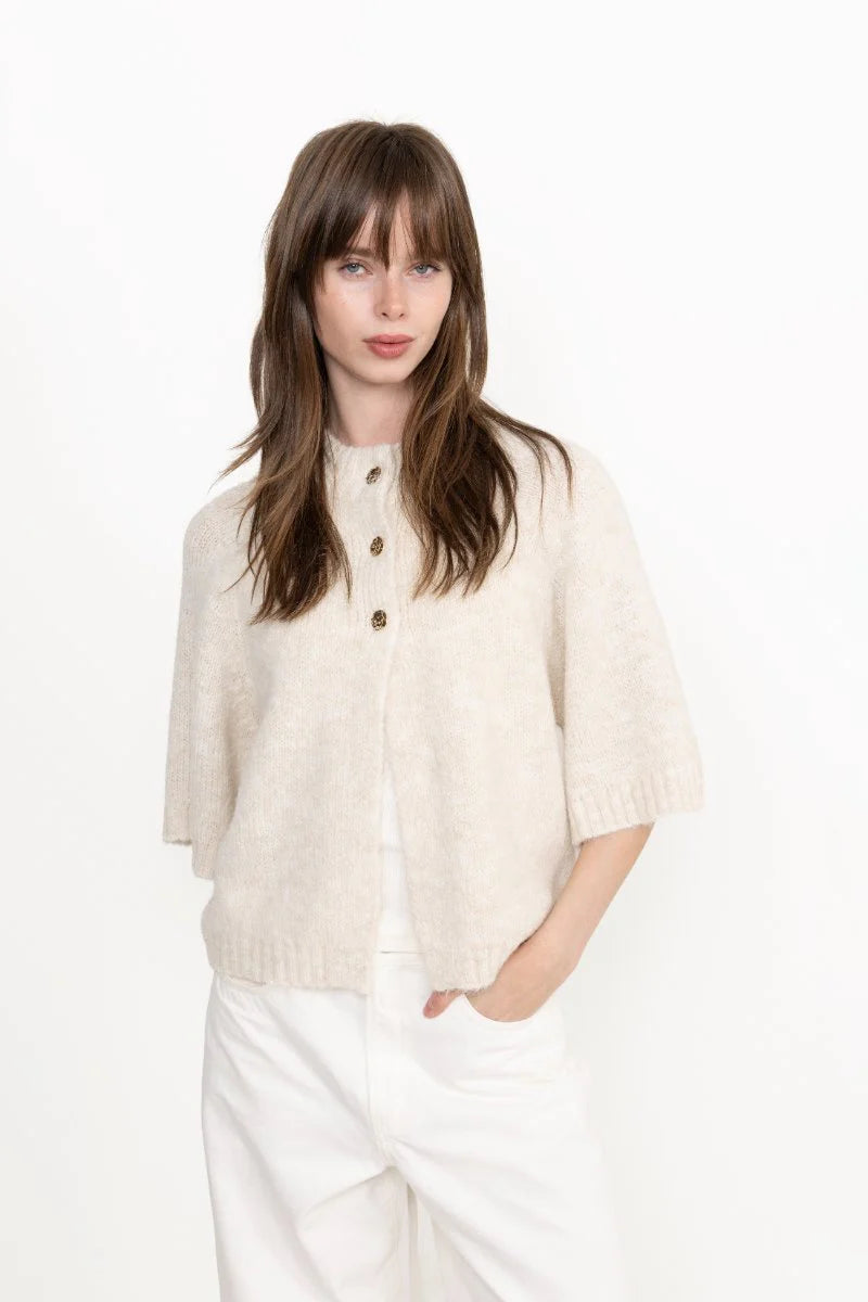 Benuta Fluffy Knit Cardigan - Off-White - Cardigans - Helt Dilla AS