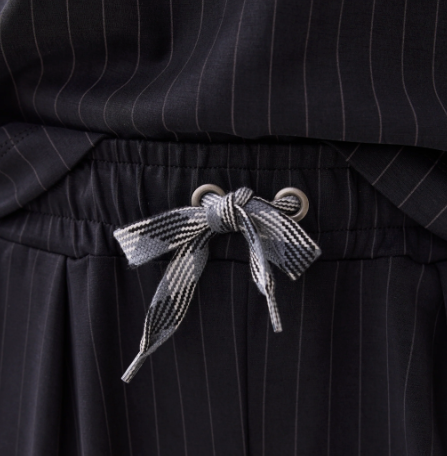 Tapered scuba bukse - Pinstriped black - Bukser - Helt Dilla AS