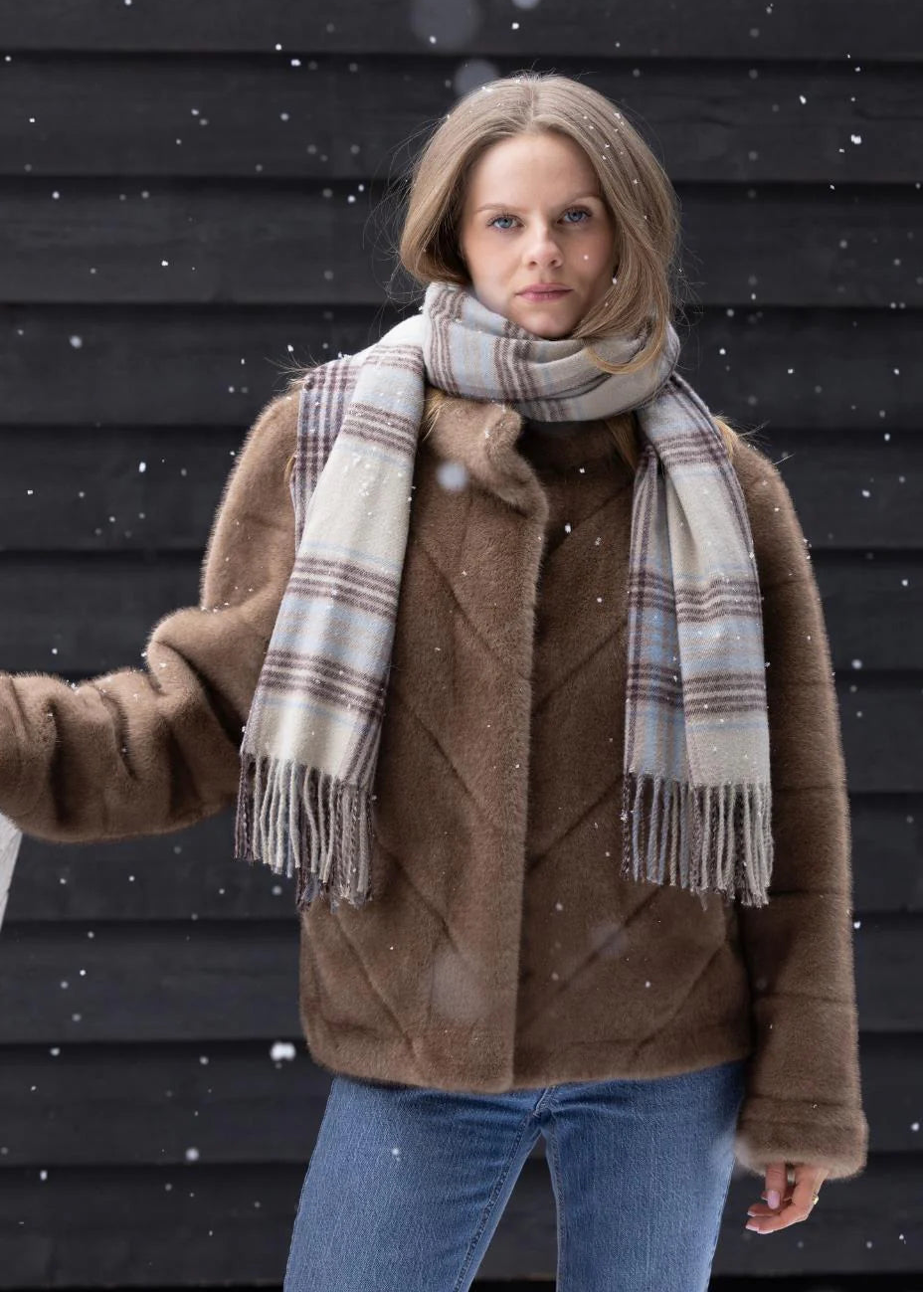 Sonja Fuskepels Jakke - Mink Kamel - Yttertøy - Helt Dilla AS