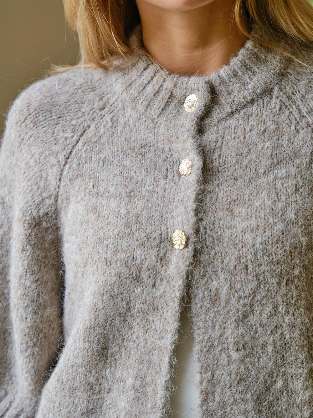 Benuta Fluffy Knit Cardigan - beige - Cardigans - Helt Dilla AS