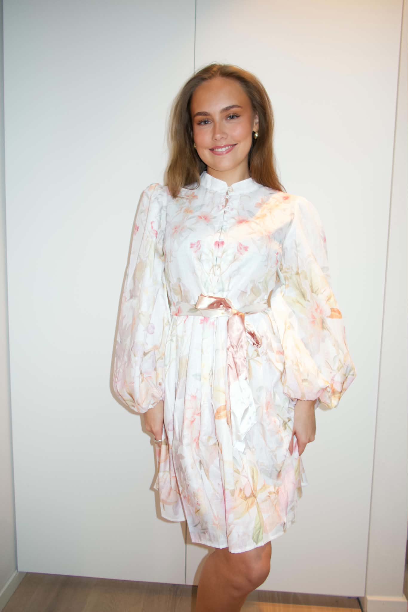 Alva Mini Dress - White - Kjoler - Helt Dilla AS