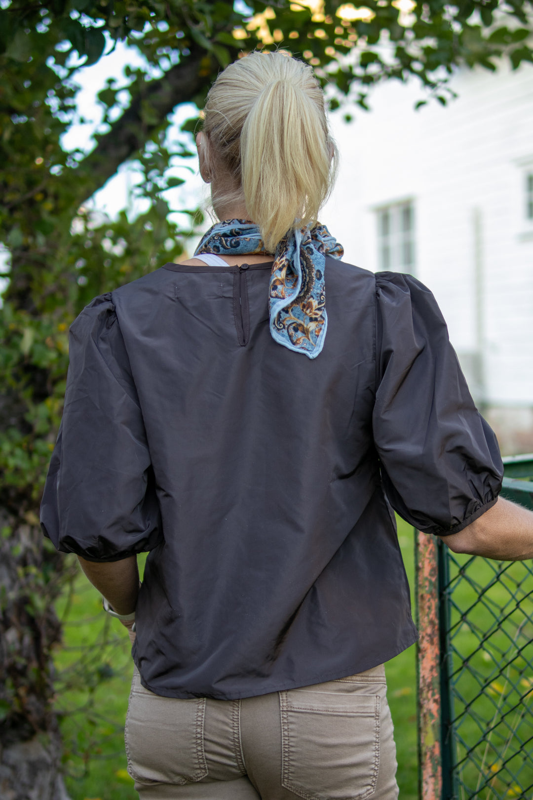 Isabel Solid Bluse - Brun - Bluser - Helt Dilla AS