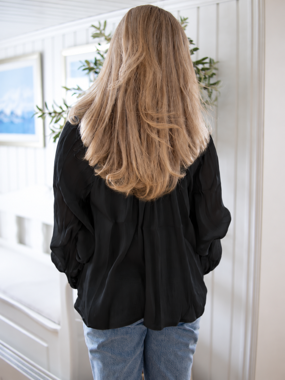 Satin Tie-Neck Blouse - Black - Bluser - Helt Dilla AS