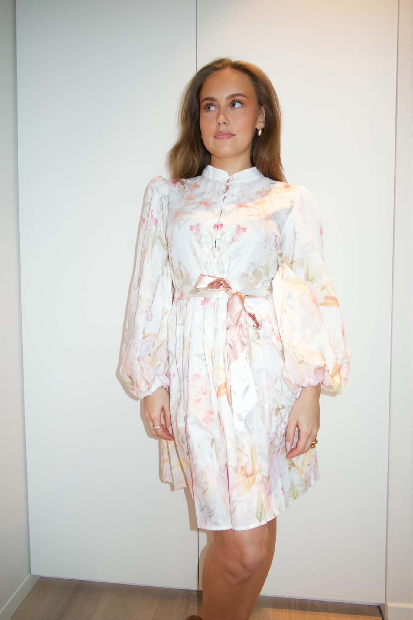 Alva Mini Dress - White - Kjoler - Helt Dilla AS
