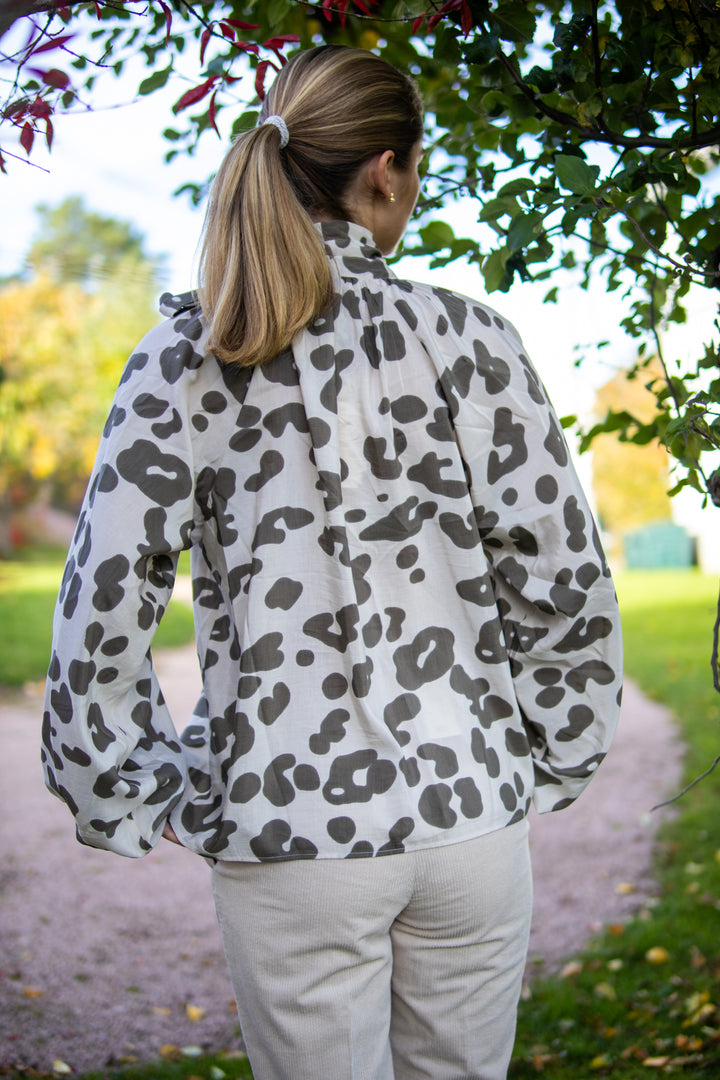 Bowie top with print - mønstret - Bluser - Helt Dilla AS