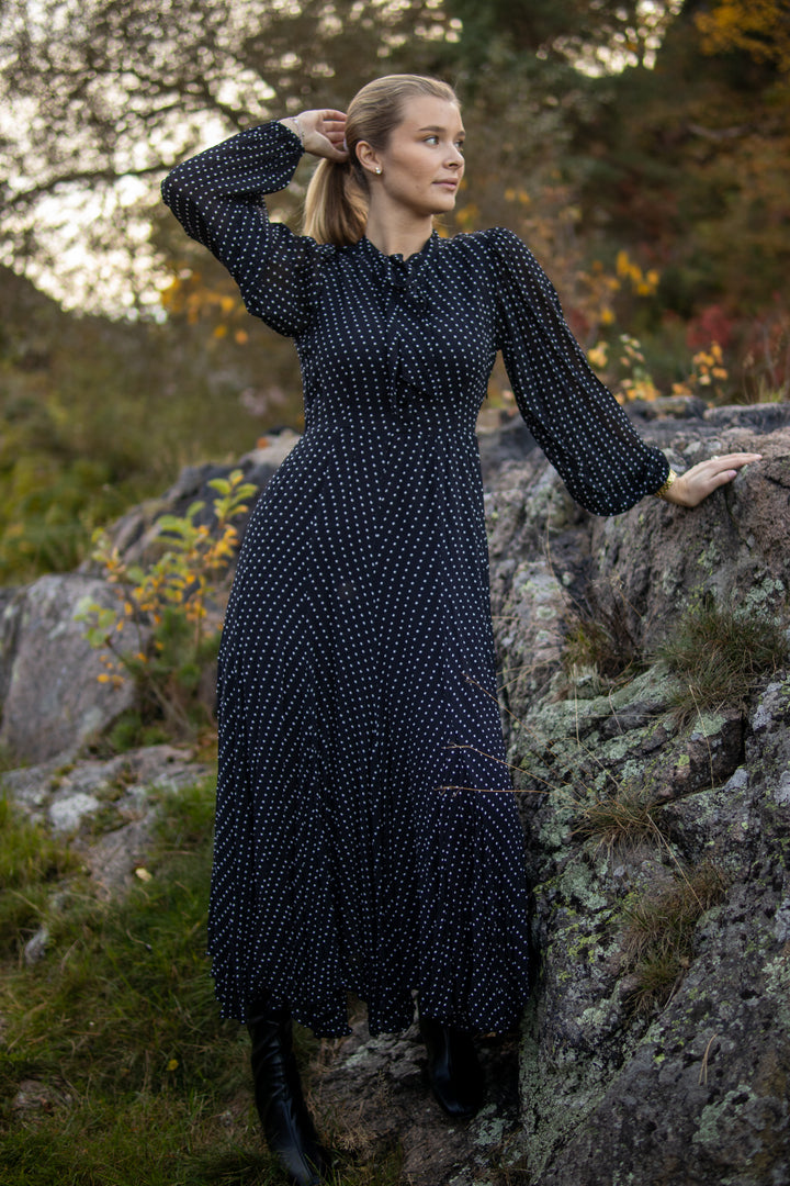 Daniella Dress London - Kjoler - Helt Dilla AS