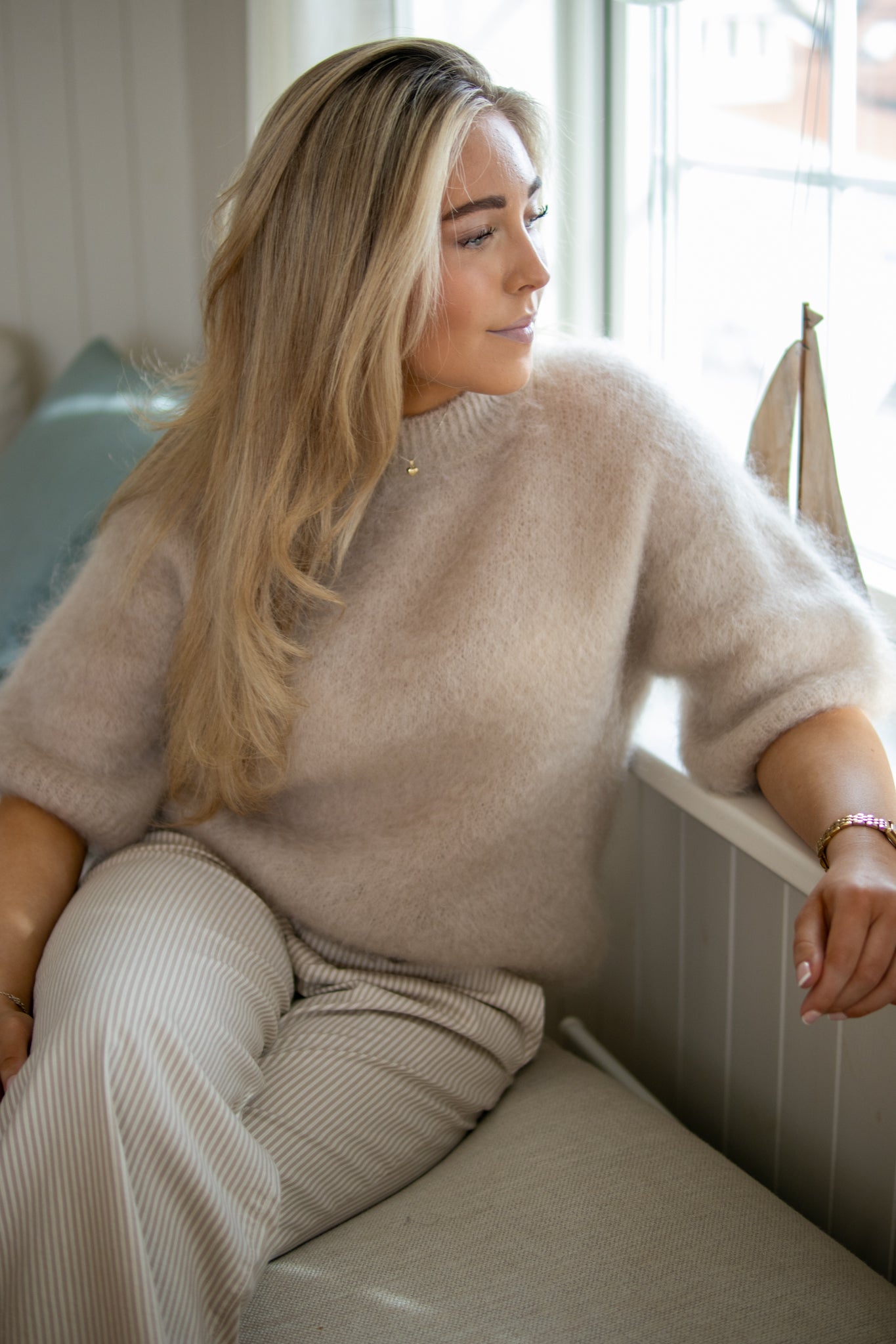 From Paris With Love Mohair Kid T-shirt - Beige - Genser - Helt Dilla AS