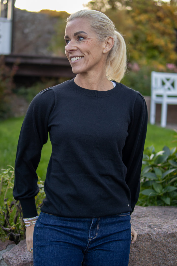 Sweet Puff Sleeve - Black - Genser - Helt Dilla AS