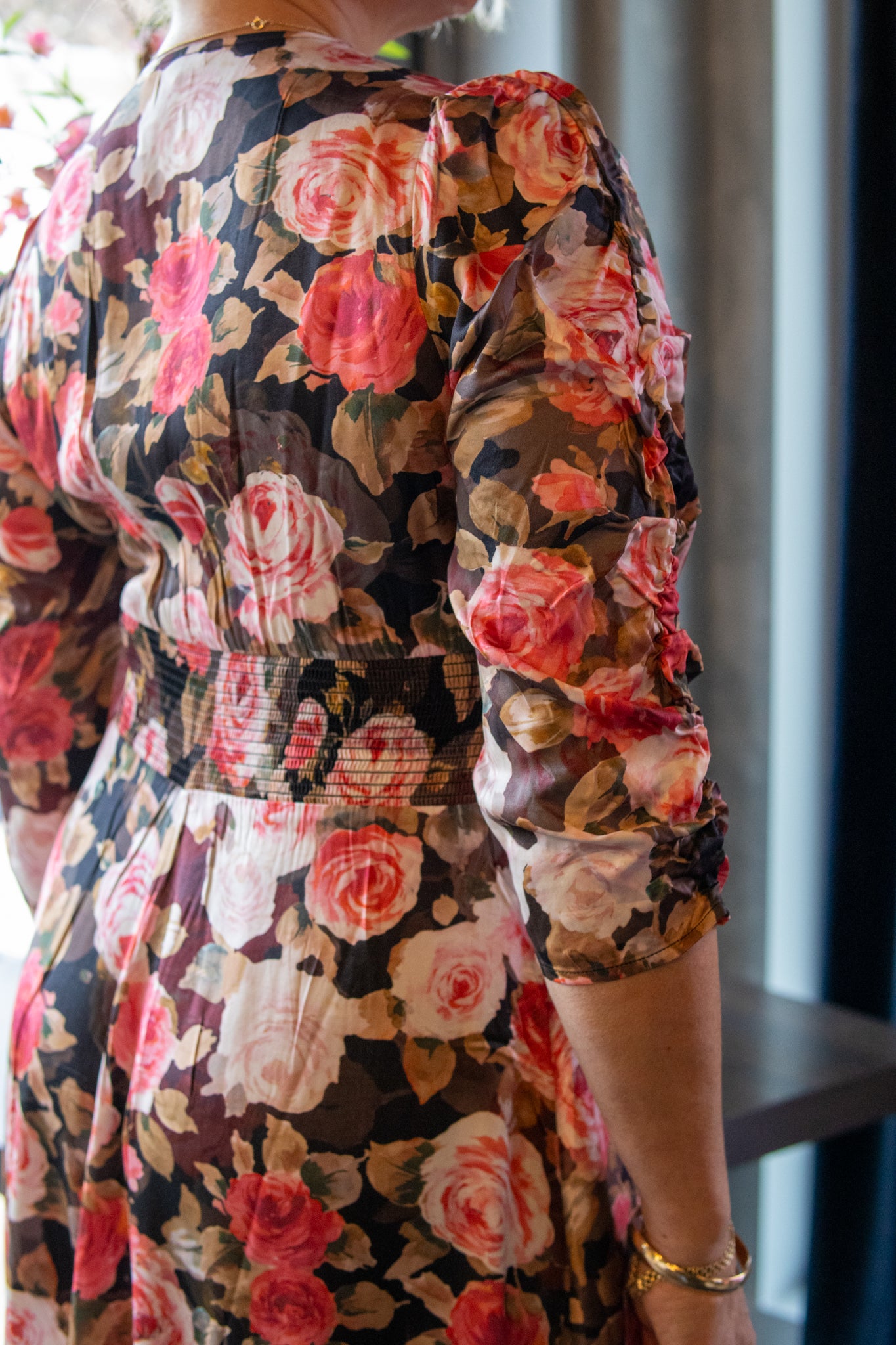 Satin Button Down dress - Midnight roses - Kjoler - Helt Dilla AS