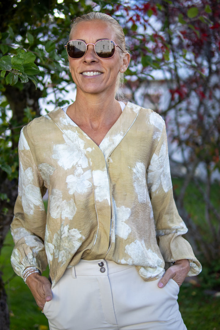 Nikki - bluse - Bluser - Helt Dilla AS