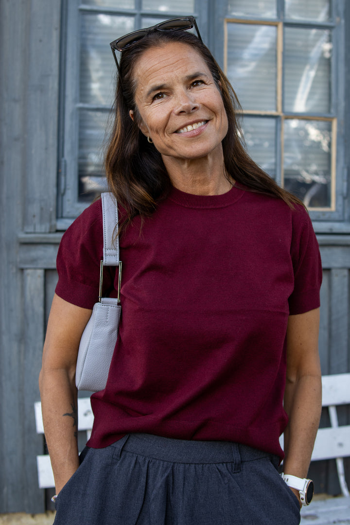 Kellsie Pullover - Cabernet - Singlet, Topper & T-skjorter - Helt Dilla AS