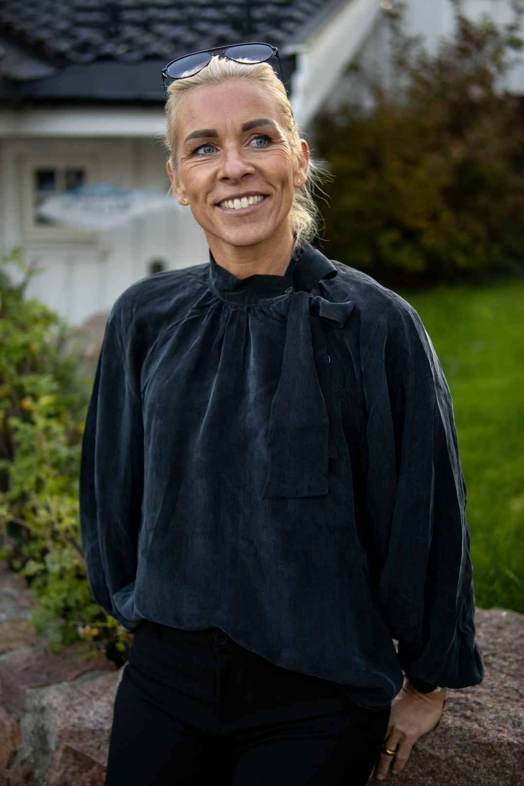 Wide bowie top - Black - Bluser - Helt Dilla AS