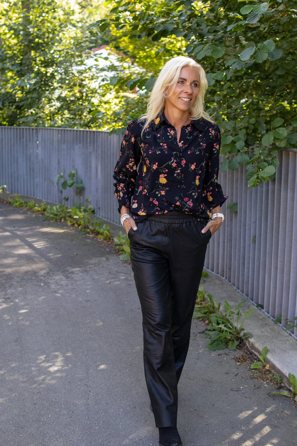 Tilera Shirt  - Black/Botari - Bluser - Helt Dilla AS