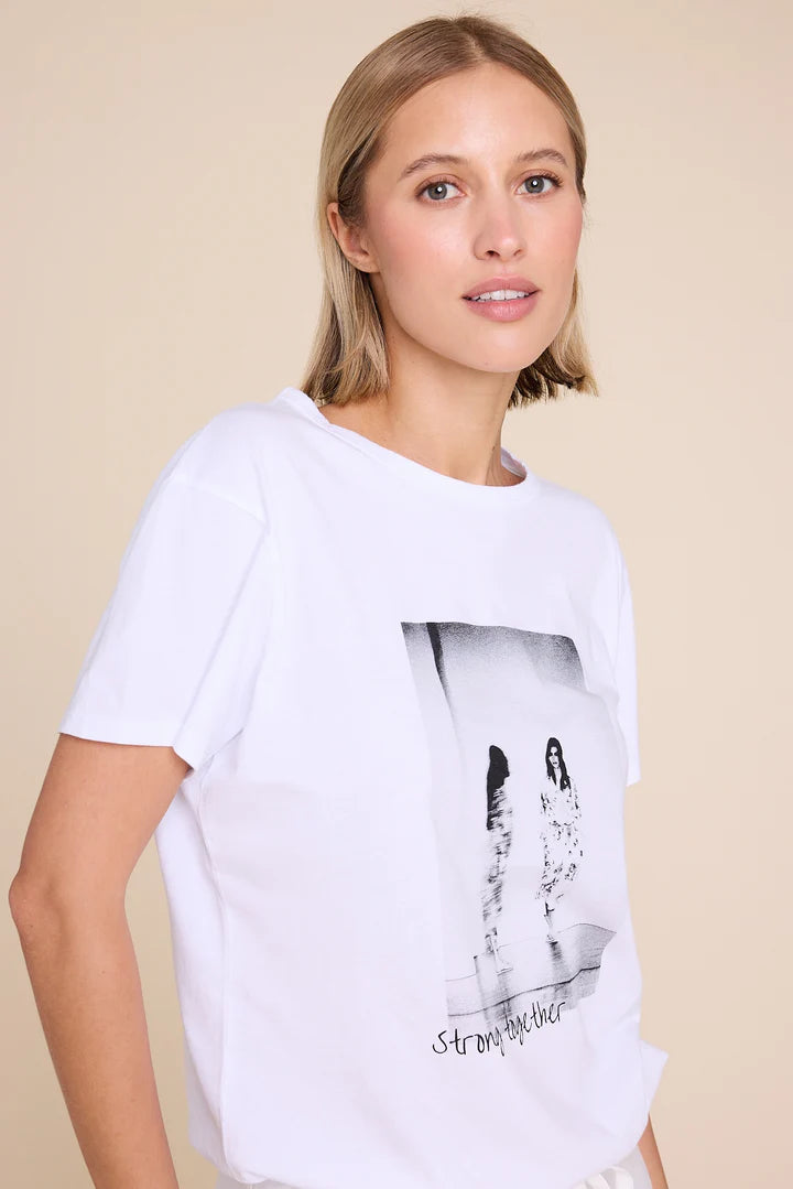 Famous T-Shirt - White - Singlet, Topper & T-skjorter - Helt Dilla AS