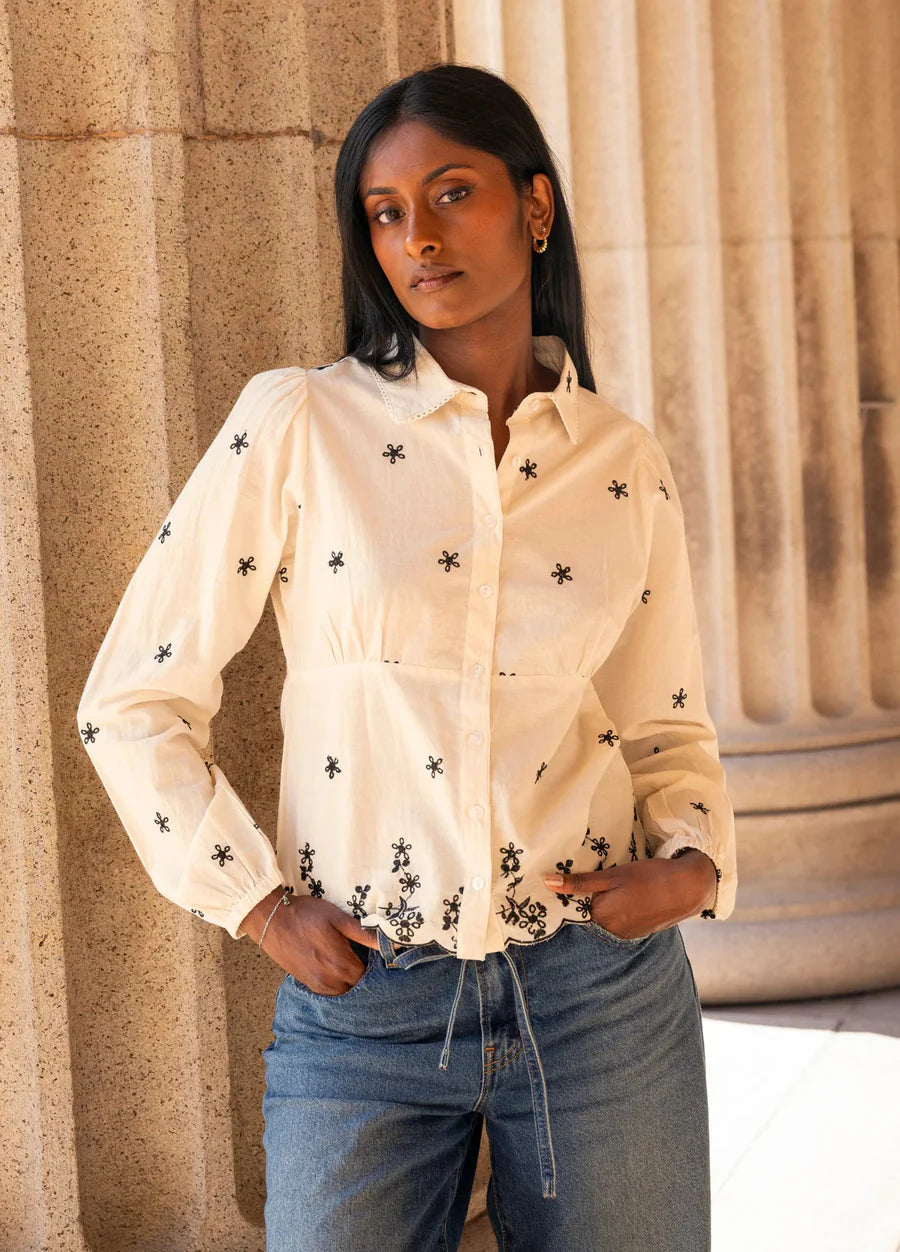 Live Blouse - Buttercream Embrodery - Bluser - Helt Dilla AS