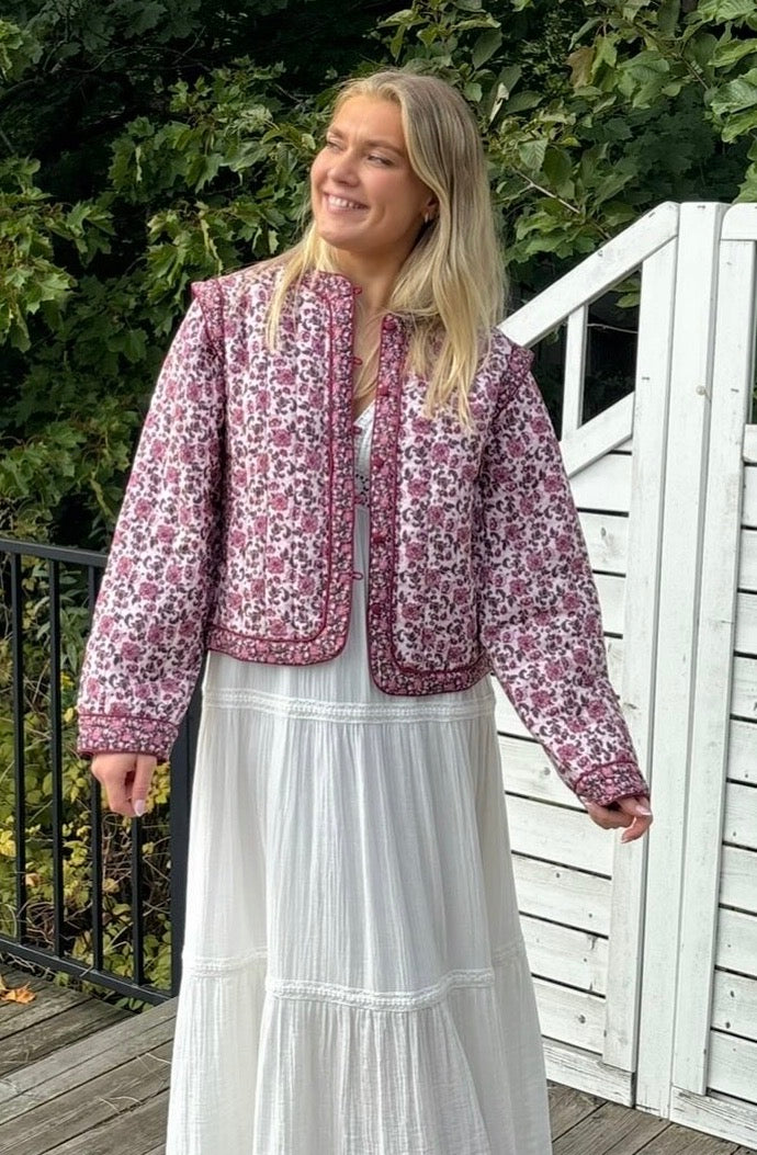 Paula Padded Jacket - Pristine Retriva Print - Yttertøy - Helt Dilla AS