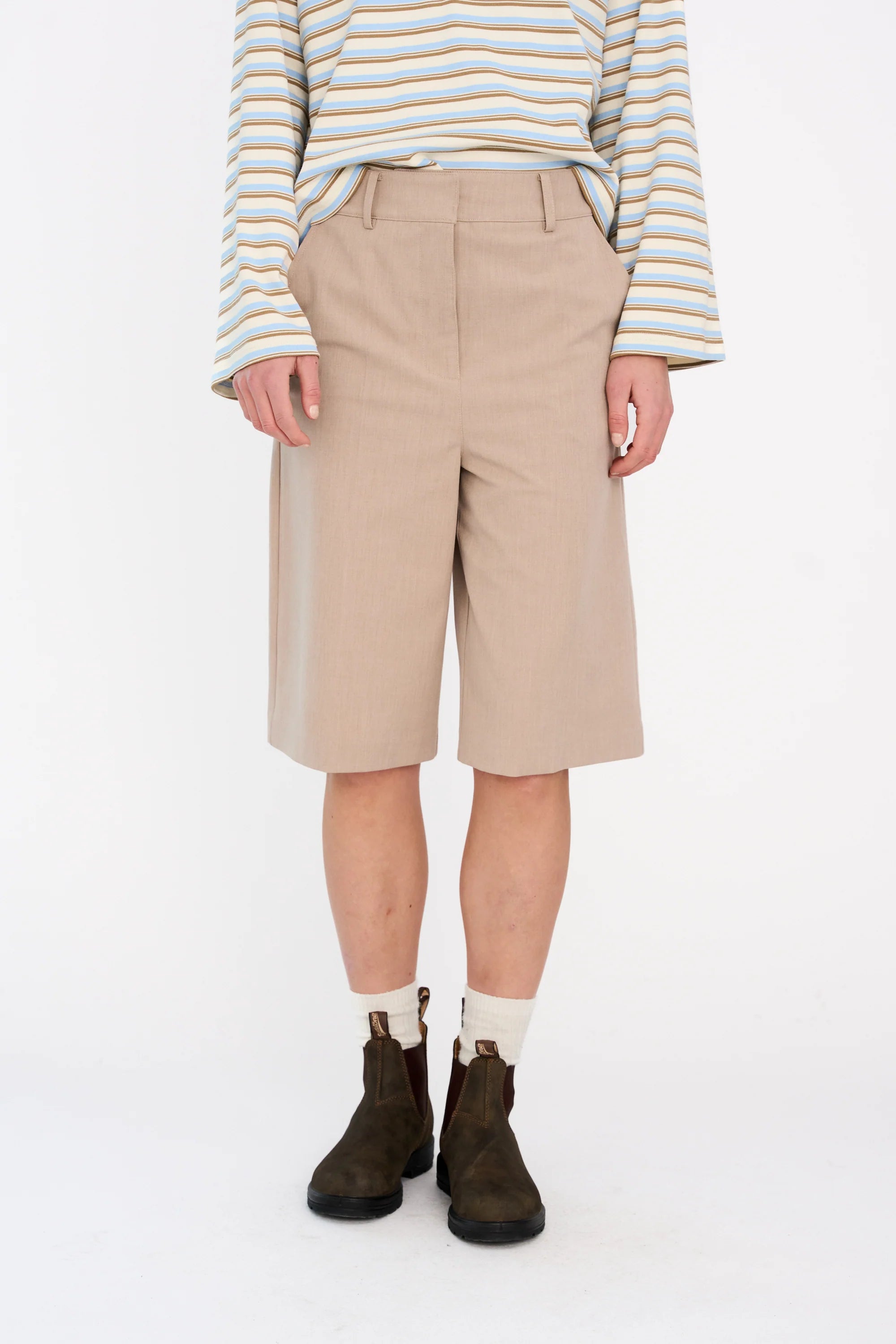 Andrea Long Shorts - Beige - Shorts - Helt Dilla AS