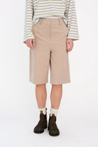 Andrea Long Shorts - Beige - Shorts - Helt Dilla AS