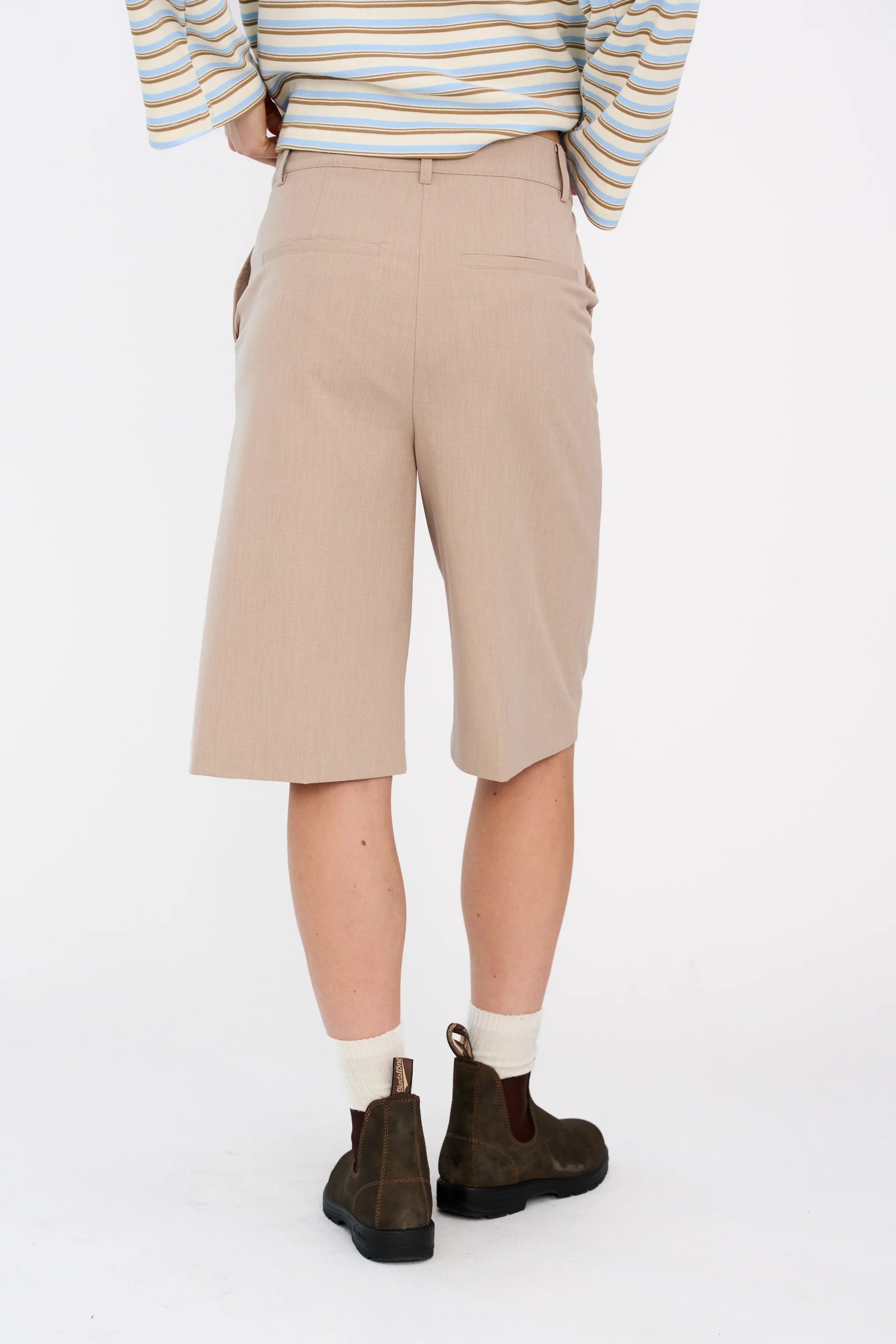 Andrea Long Shorts - Beige - Shorts - Helt Dilla AS