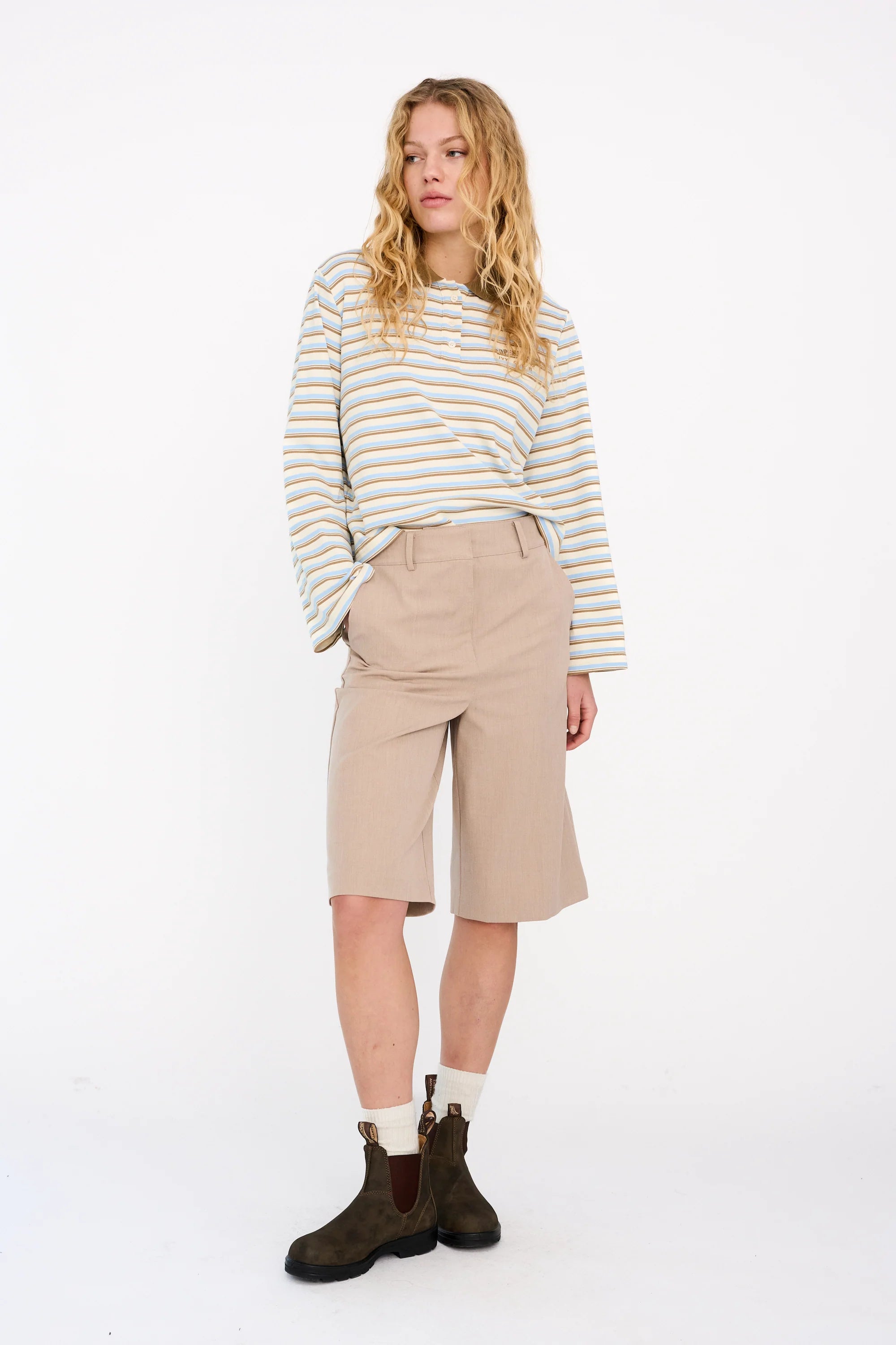 Andrea Long Shorts - Beige - Shorts - Helt Dilla AS