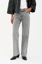 Mia Stud Jeans - Wash Faded Grey - Jeans - Helt Dilla AS