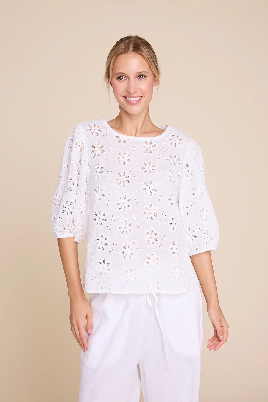 Isabel Lace Blouse - White - Bluser - Helt Dilla AS