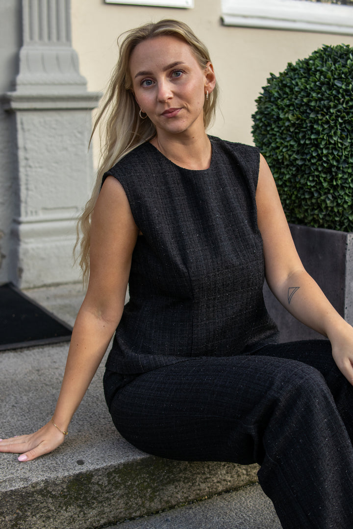 Rafli Boucle Top - black - Singlet, Topper & T-skjorter - Helt Dilla AS