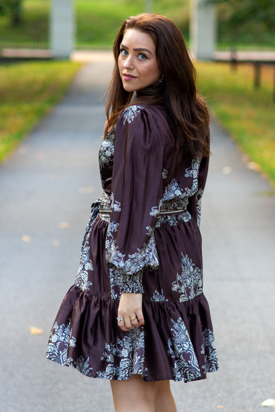 Malfida Paisley Border Dress - dark brown - Kjoler - Helt Dilla AS