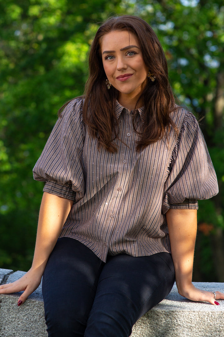 Etta Soft Stripe Stone Shirt - Brown - Skjorter - Helt Dilla AS