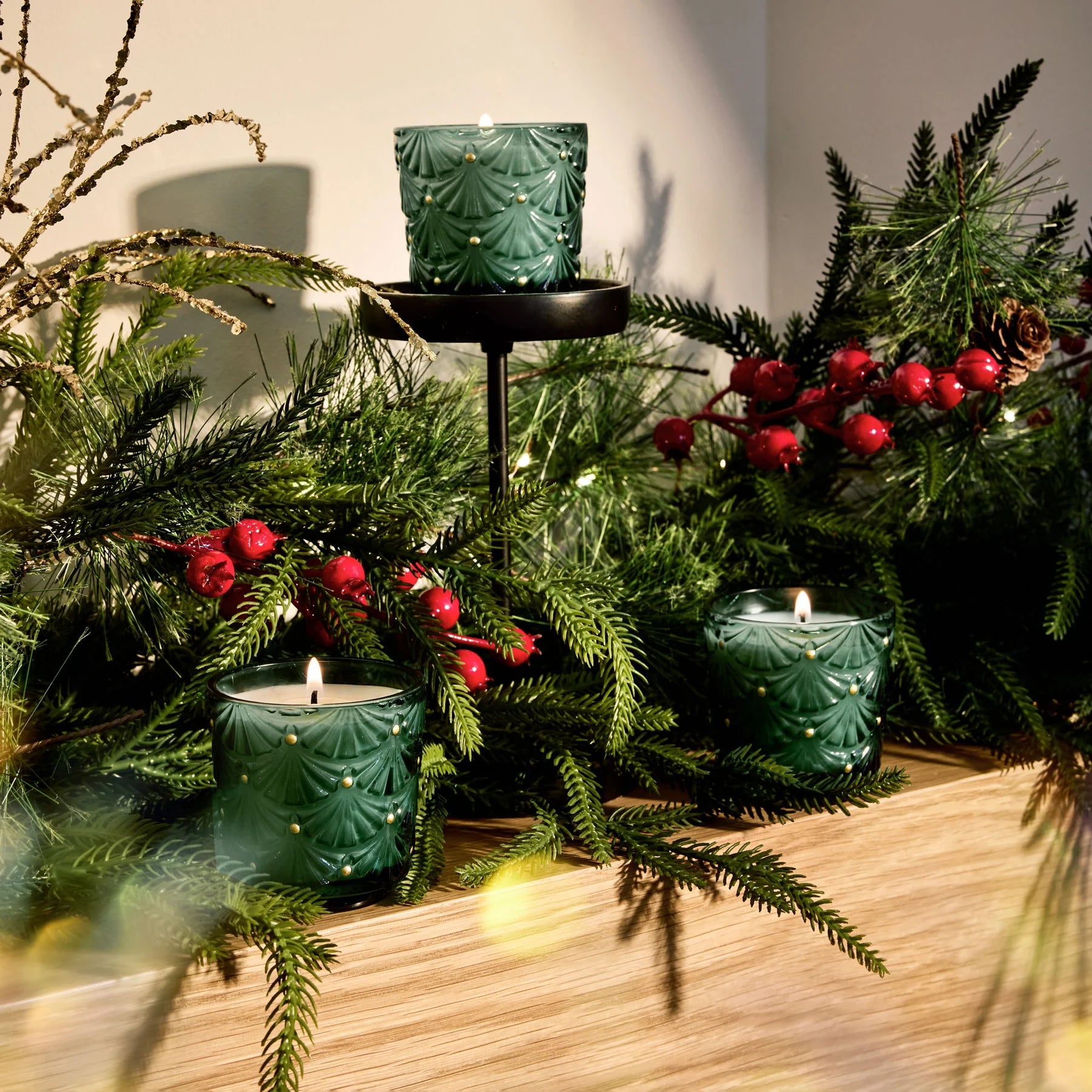 Noble Fir Garland pedestal candle trio - Tilbehør - Helt Dilla AS