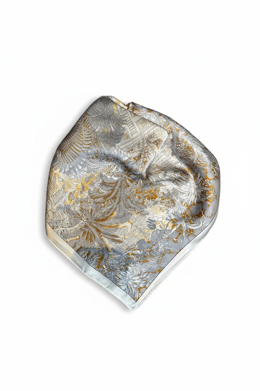 Silkeskjerf - Beige/gull/sølv - Tilbehør - Helt Dilla AS