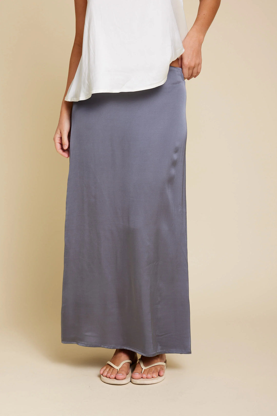 Rikke viscose satin skirt - Grey - Skjørt - Helt Dilla AS