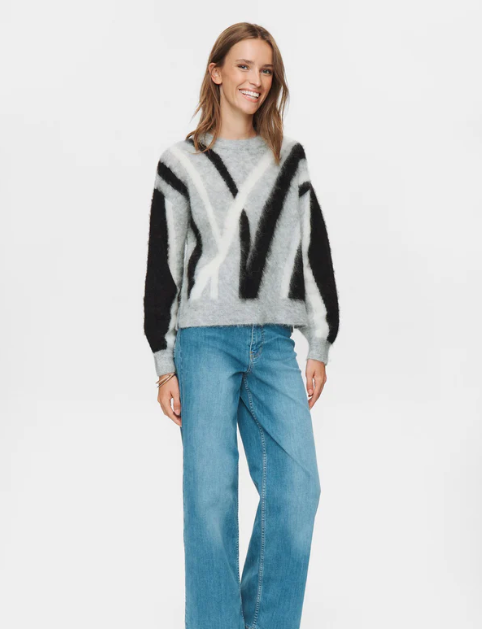 Nusuri Brushed Pattern Pullover