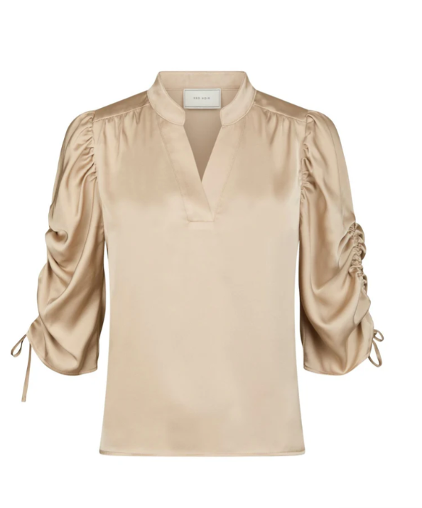 Alvira Drappy Satin Blouse - Bluser - Helt Dilla AS