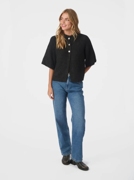 Benuta Fluffy Knit Cardigan - Svart - Cardigans - Helt Dilla AS