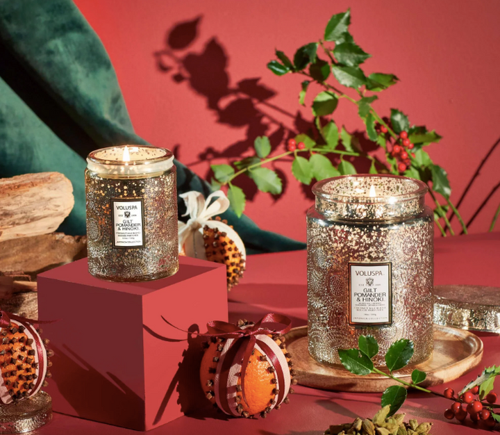 Gilt Pomander & Hinoki - Large Embossed Glass Jar - 100 t - Tilbehør - Helt Dilla AS