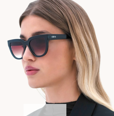 Mara solbriller - navy/brn fade - Tilbehør - Helt Dilla AS