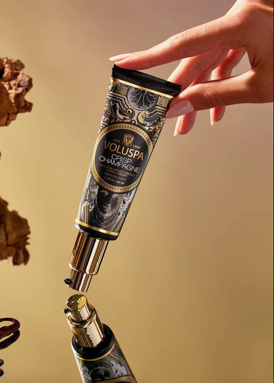 Voluspa håndkrem Crisp Champagne - Tilbehør - Helt Dilla AS